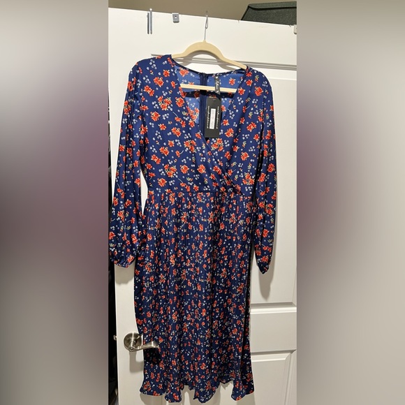 Influence | Floral Print Midi Dress with Pleated Skirt Belted - Picture 6 of 7